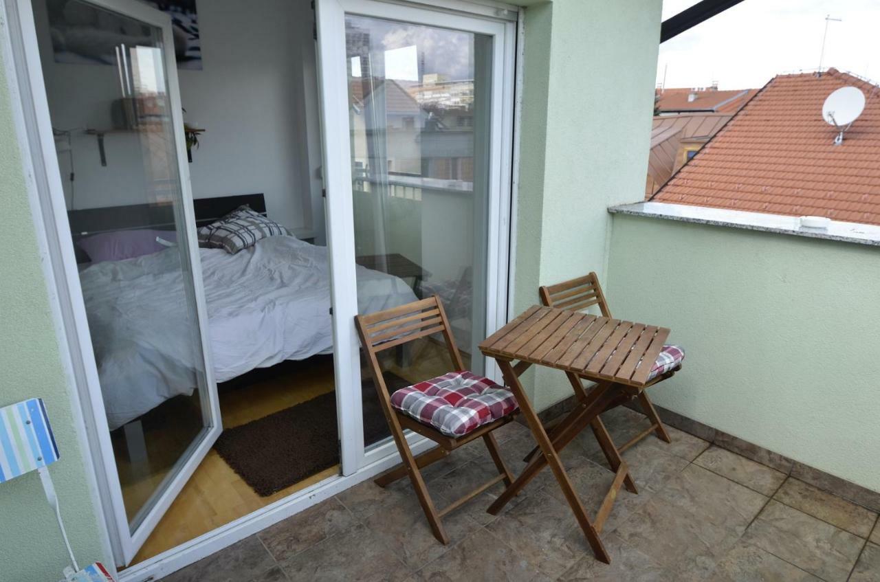 Simpa Stan U Potkrovlju Zagreb Extérieur photo